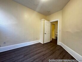 81 Ruthven St, Unit 1 in Boston, MA - Building Photo