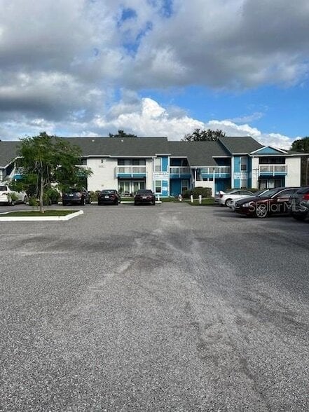 455 Alt 19, Unit 81 in Palm Harbor, FL - Building Photo