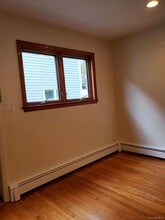 55 Juniper Rd in Port Washington, NY - Building Photo - Building Photo