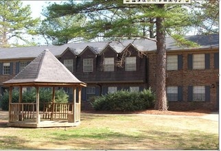 Pineview Pointe Apartments in Birmingham, AL - Foto de edificio - Building Photo