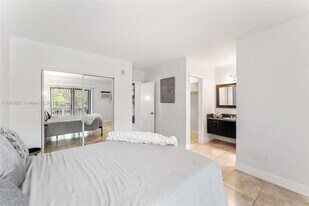 1777 Venice Ln in North Miami, FL - Building Photo