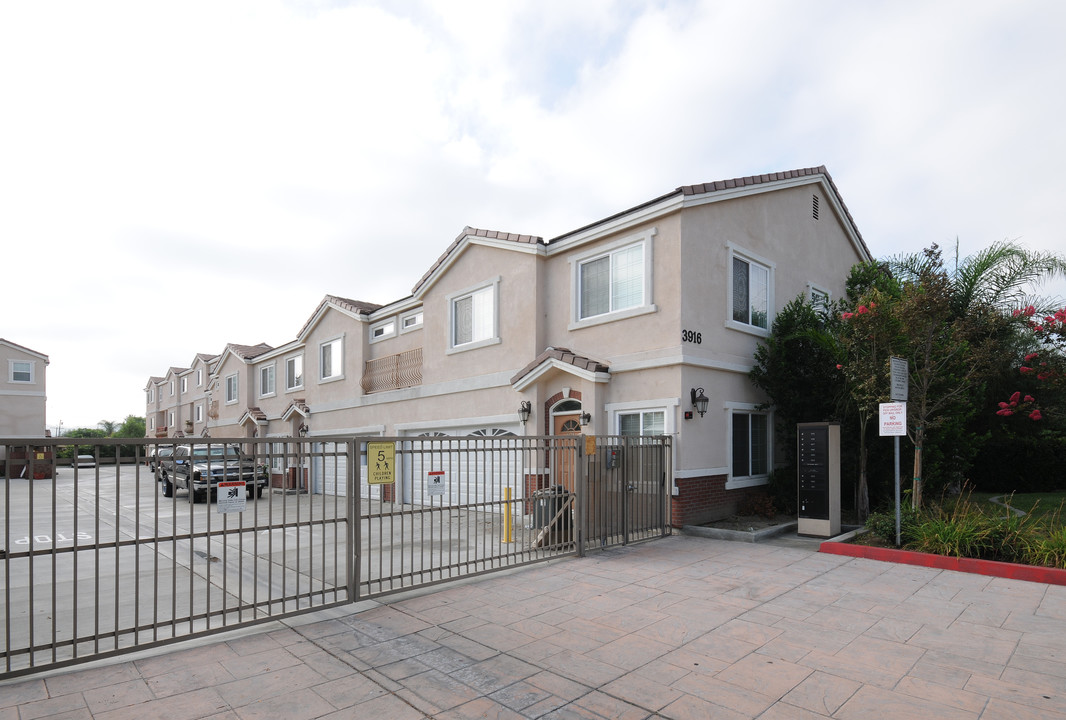 3916 Rosemead Blvd in Pico Rivera, CA - Building Photo