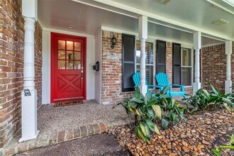 10023 Ella Lee Ln in Houston, TX - Building Photo - Building Photo
