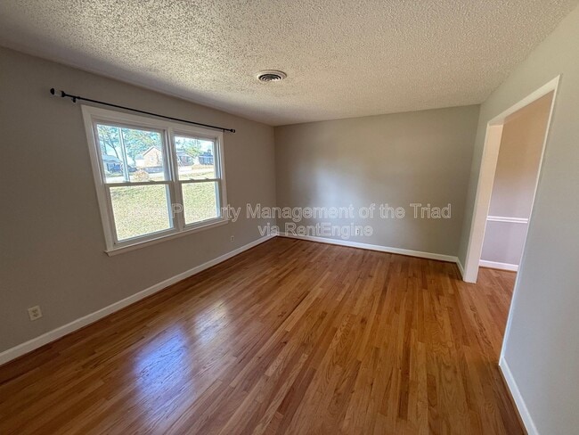 2563 Wood Valley Rd in Winston-Salem, NC - Building Photo - Building Photo