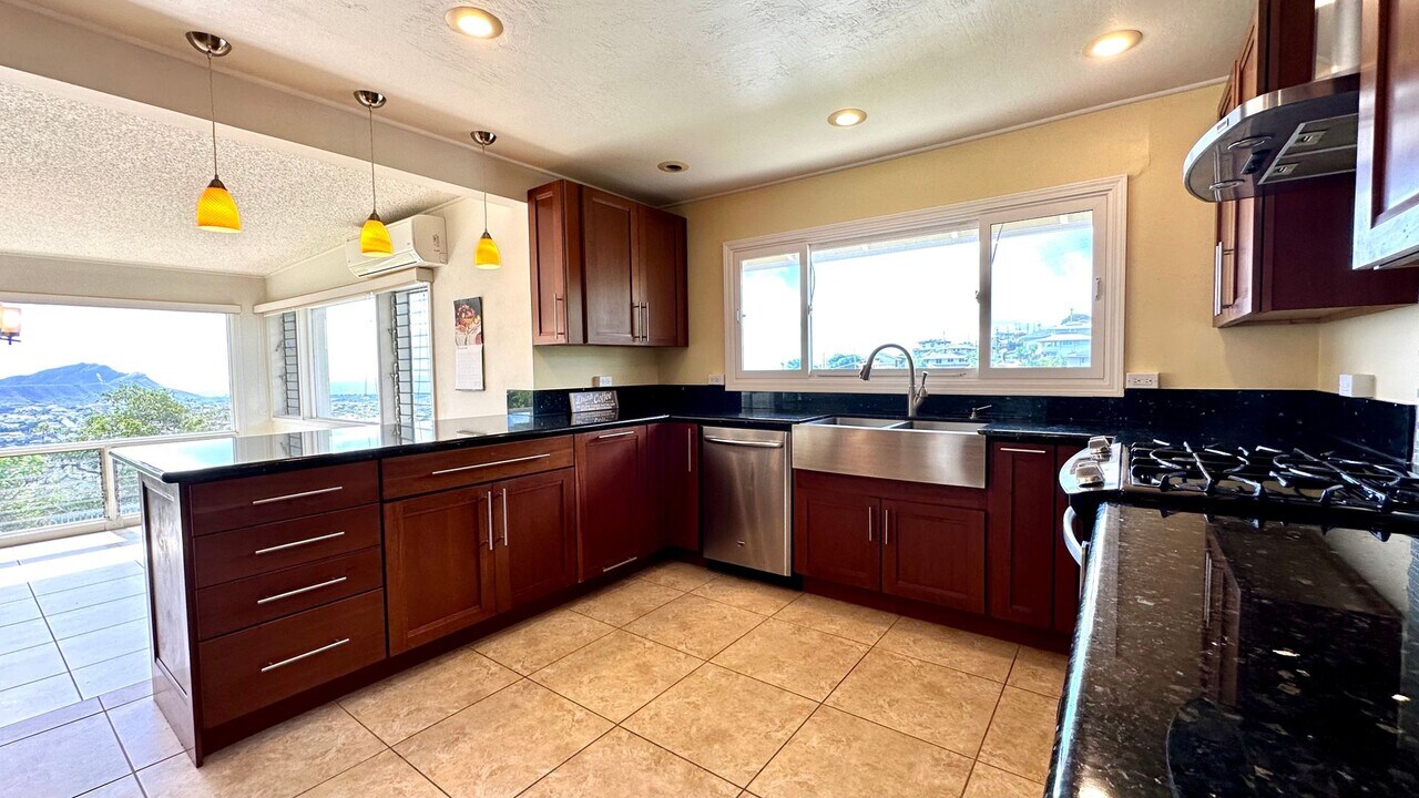 3911 Maunahilu Pl in Honolulu, HI - Building Photo