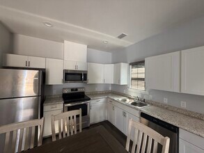 1725 Holton St in Tallahassee, FL - Building Photo - Building Photo