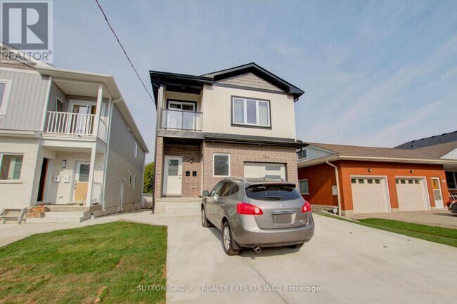 104 Fifth Ave in Kitchener, ON - Building Photo - Building Photo