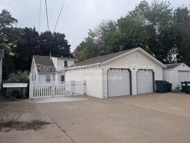 5027 6th St NE in Minneapolis, MN - Building Photo