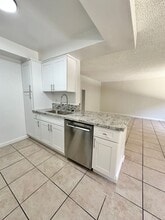 2890 E Artesia Blvd in Long Beach, CA - Building Photo - Building Photo