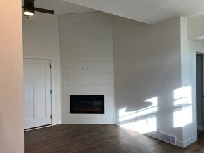 6042 Northwest Blvd, Unit 6042 in Davenport, IA - Building Photo - Building Photo