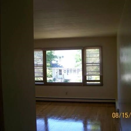 925 Haywood Dr in Madison, WI - Building Photo