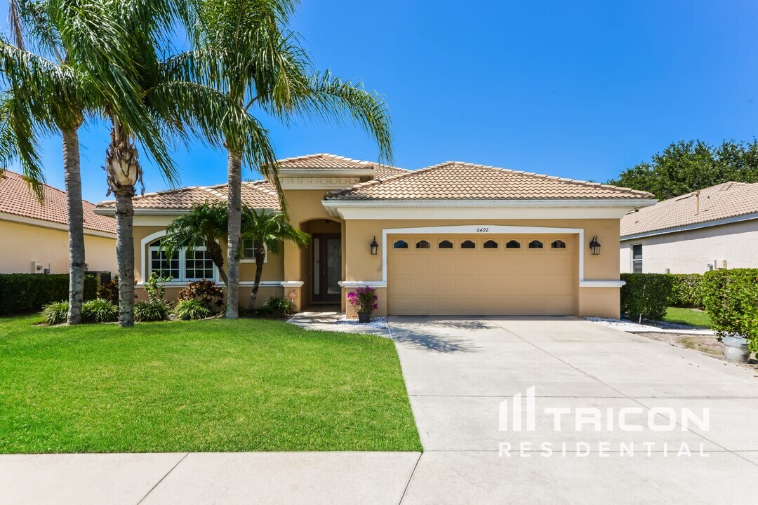 6492 Rookery Cir in Bradenton, FL - Building Photo