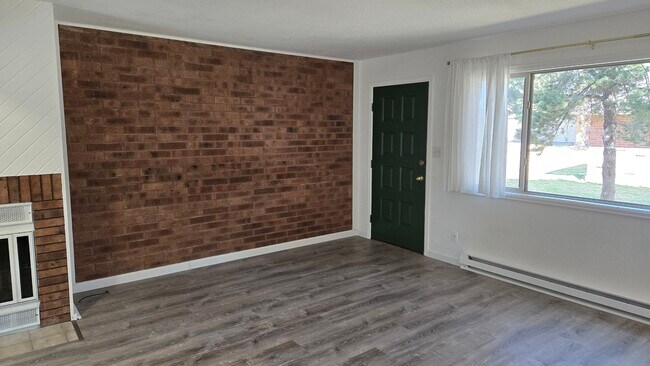 2107 Chatalet Ln in Pueblo, CO - Building Photo - Building Photo