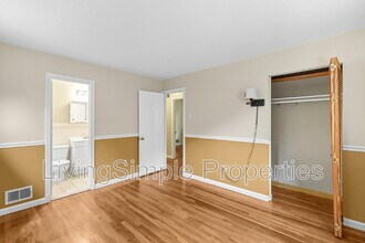 720 Woodburn Rd in Rockville, MD - Building Photo - Building Photo