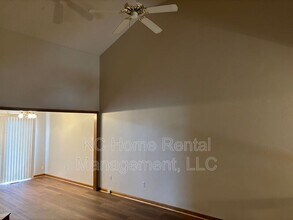 501 Regina Ct in Raymore, MO - Building Photo - Building Photo