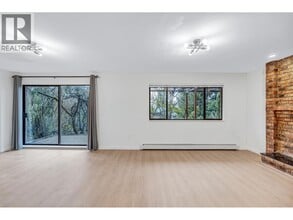 3507 St Andrews Ave in North Vancouver, BC - Building Photo - Building Photo