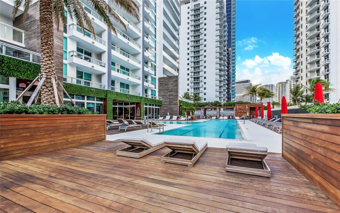 1080 Brickell Ave, Unit 1111 in Miami, FL - Building Photo