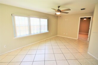 360 Cervantes Dr in Kissimmee, FL - Building Photo - Building Photo