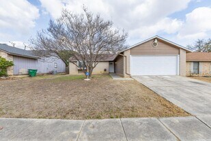 5718 Champions Hill Dr in San Antonio, TX - Building Photo