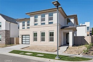 151 Paddlewheel in Lake Forest, CA - Building Photo