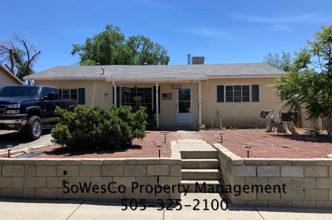 property at 107 E Tycksen Dr