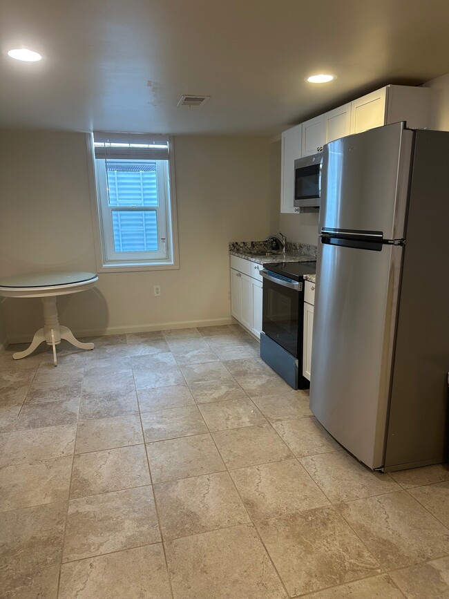 44287 Duchess Dr in Canton, MI - Foto de edificio - Building Photo