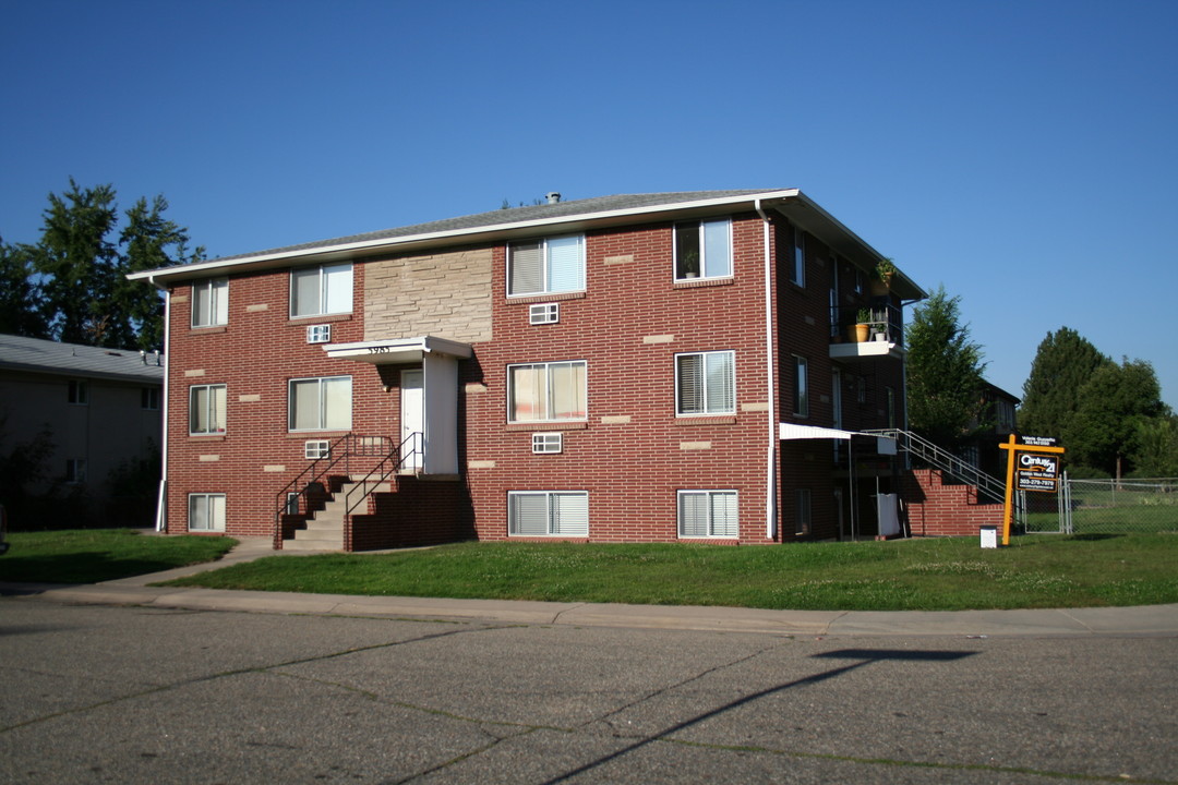 5985 Yukon St in Arvada, CO - Building Photo