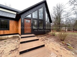 1505 N Green Creek Rd in Muskegon, MI - Building Photo - Building Photo