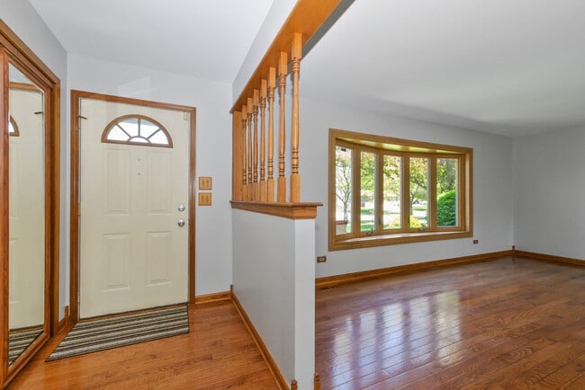 7745 Woodstock Dr in Tinley Park, IL - Building Photo - Building Photo