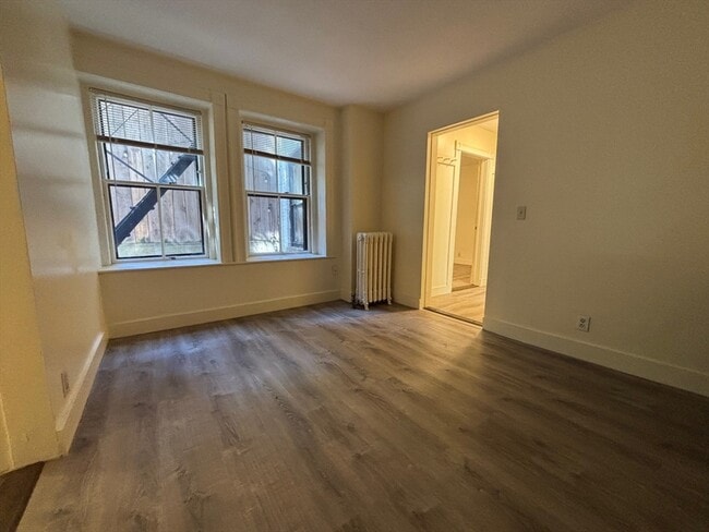 68 Myrtle St, Unit 1 in Boston, MA - Foto de edificio - Building Photo