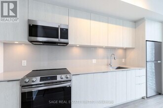 357 King St W in Toronto, ON - Building Photo - Building Photo