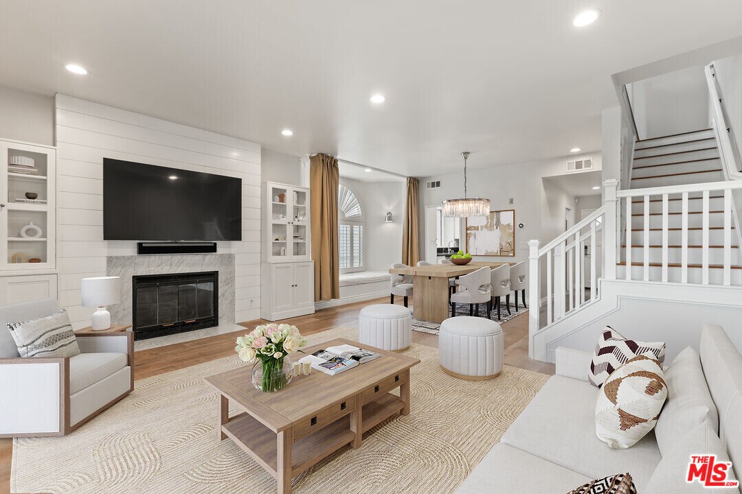 8505 Gulana Ave in Los Angeles, CA - Building Photo