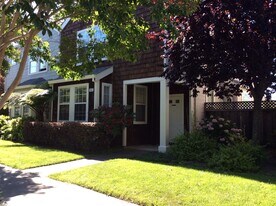 305 Village Cir in Santa Cruz, CA - Building Photo