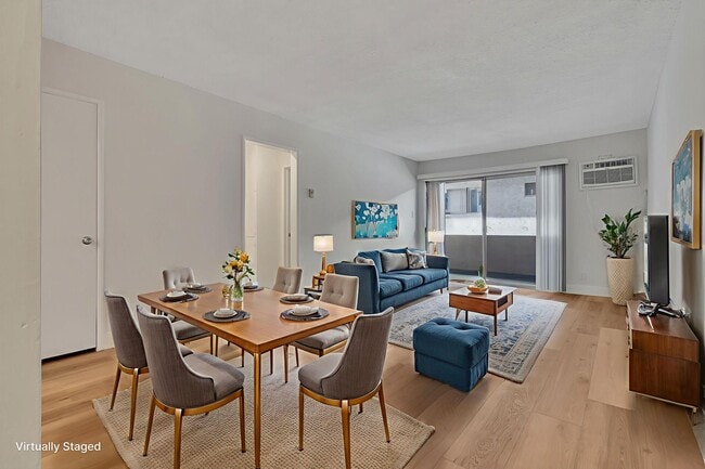 Oakhurst Apartment's