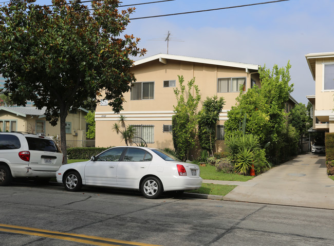 1007 N Louise St in Glendale, CA - Building Photo - Building Photo