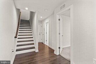 1109 Madeira Terrace SE in Leesburg, VA - Building Photo - Building Photo
