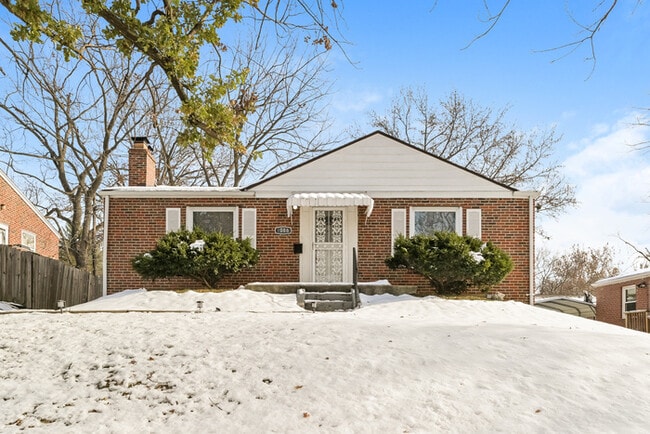 property at 1086 Wilshire Ave