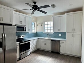 2725 42nd St in Galveston, TX - Building Photo - Building Photo