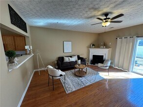 801 Old Peachtree Rd NW in Suwanee, GA - Foto de edificio - Building Photo