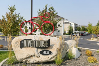 The River House at the Trailhead in Spokane Valley, WA - Foto de edificio - Building Photo