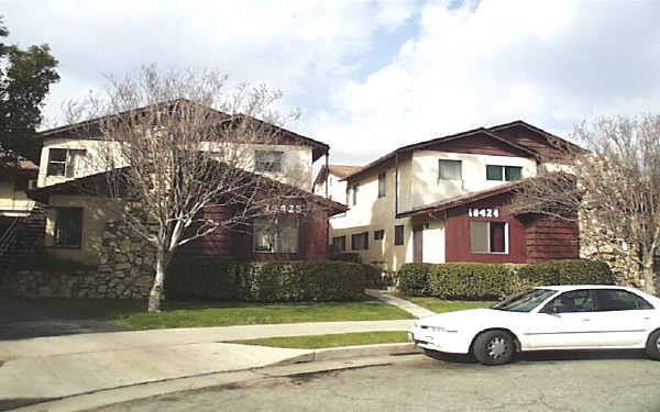 10424-10425 Parr in Sunland, CA - Building Photo