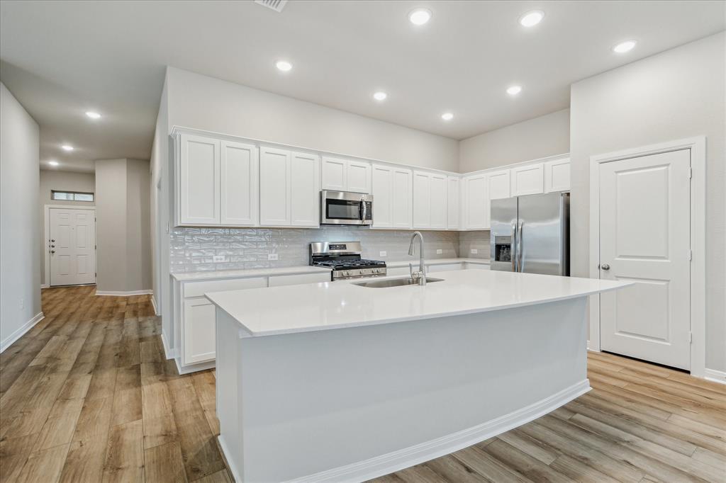 8934 Red Wolf Pl in Manvel, TX - Building Photo