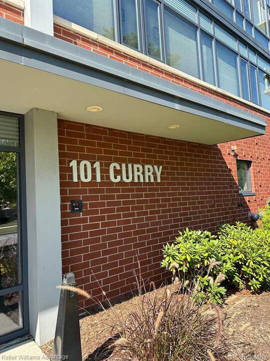 101 Curry Ave in Royal Oak, MI - Building Photo