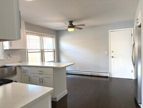 8222 Grand Ave in River Grove, IL - Foto de edificio - Building Photo