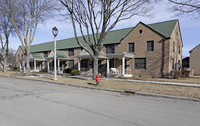 Parklawn in Milwaukee, WI - Foto de edificio - Building Photo