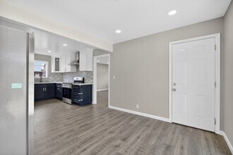 42645 Newport Dr in Fremont, CA - Building Photo - Building Photo