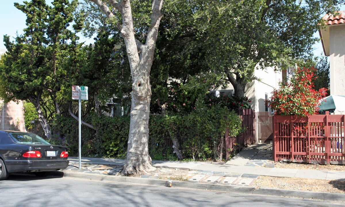 1140 Paloma Ave in Burlingame, CA - Foto de edificio