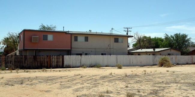 20365 Broken Bow Rd in Apple Valley, CA - Building Photo - Building Photo