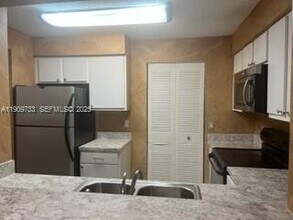 1281 SW 46th Ave in Pompano Beach, FL - Building Photo - Building Photo