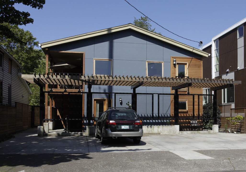311 SE 28th Ave in Portland, OR - Building Photo